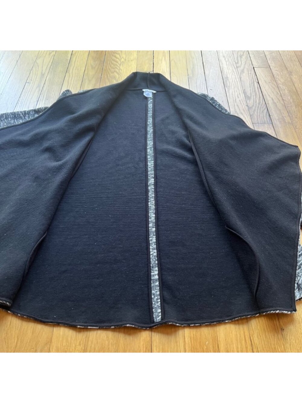 Club Monaco Size M Gray & Black Kiki Boucle Knit Draped Open Cardigan Sweater - Picture 12 of 16